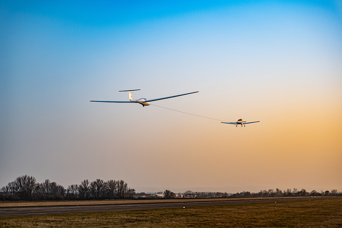 Towing the glider by BRISTELL airplane